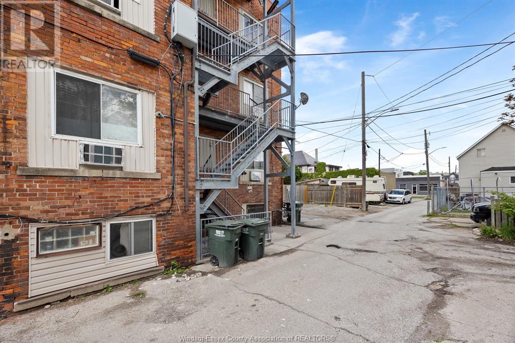 Photo 31 of 1445 Wyandotte Street East, Windsor ON