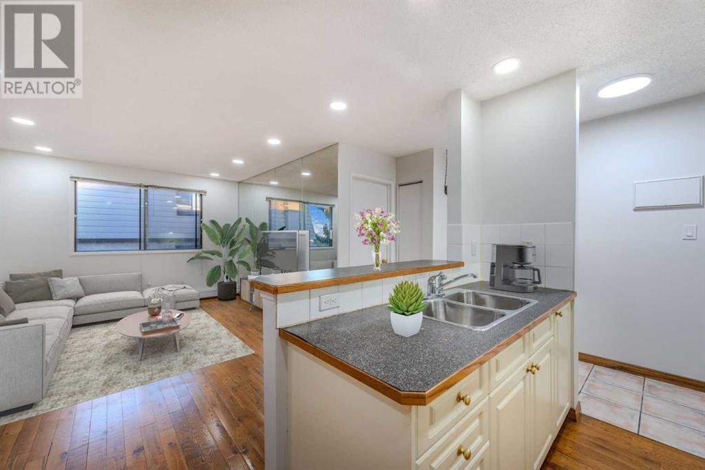 Single Family House for Sale in    Avenue SW Shaganappi Calgary 