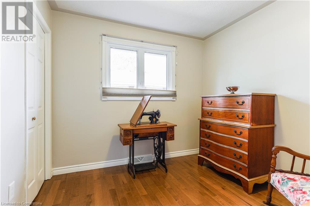 Photo 3 of 162 Victoria Street, Simcoe ON