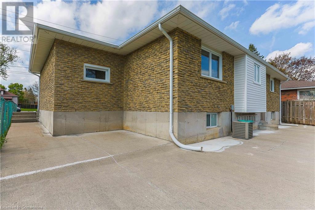 Photo 12 of 162 Victoria Street, Simcoe ON