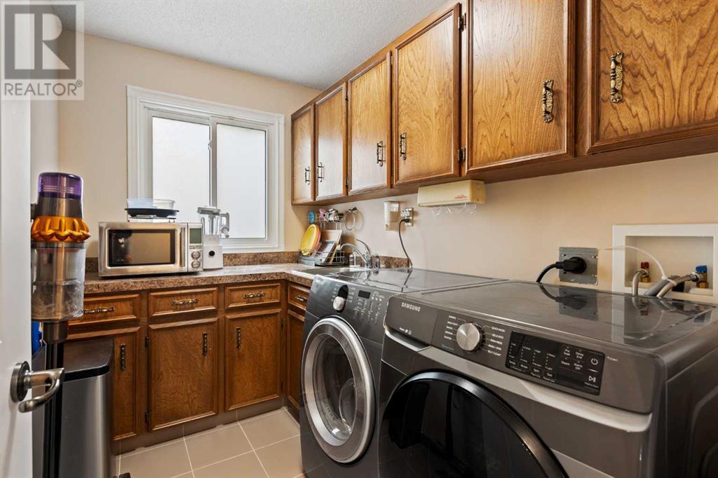 Single Family House for Sale in  Hawkwood Way NW Hawkwood Calgary 