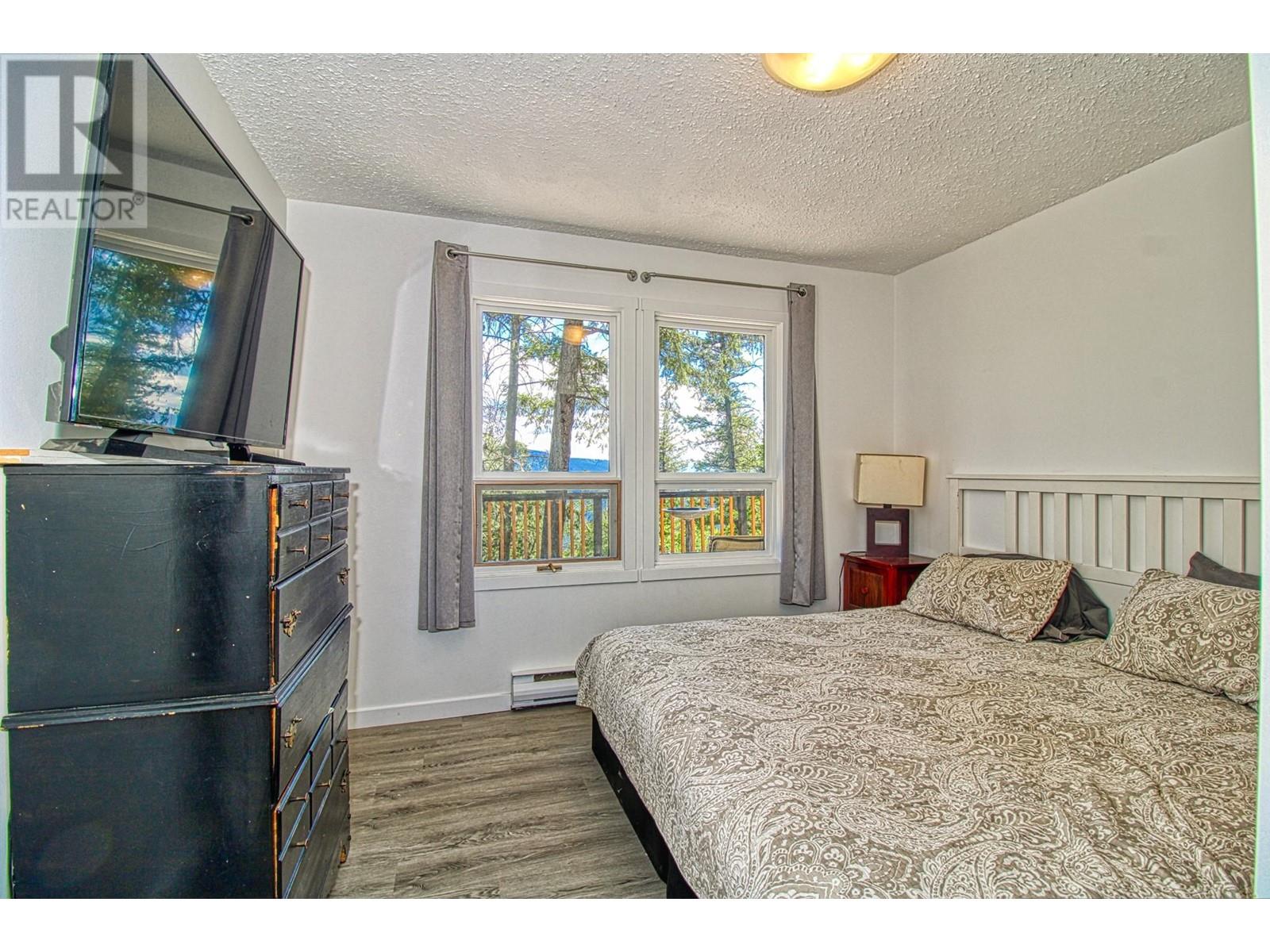  9580 Houghton Road, Vernon
