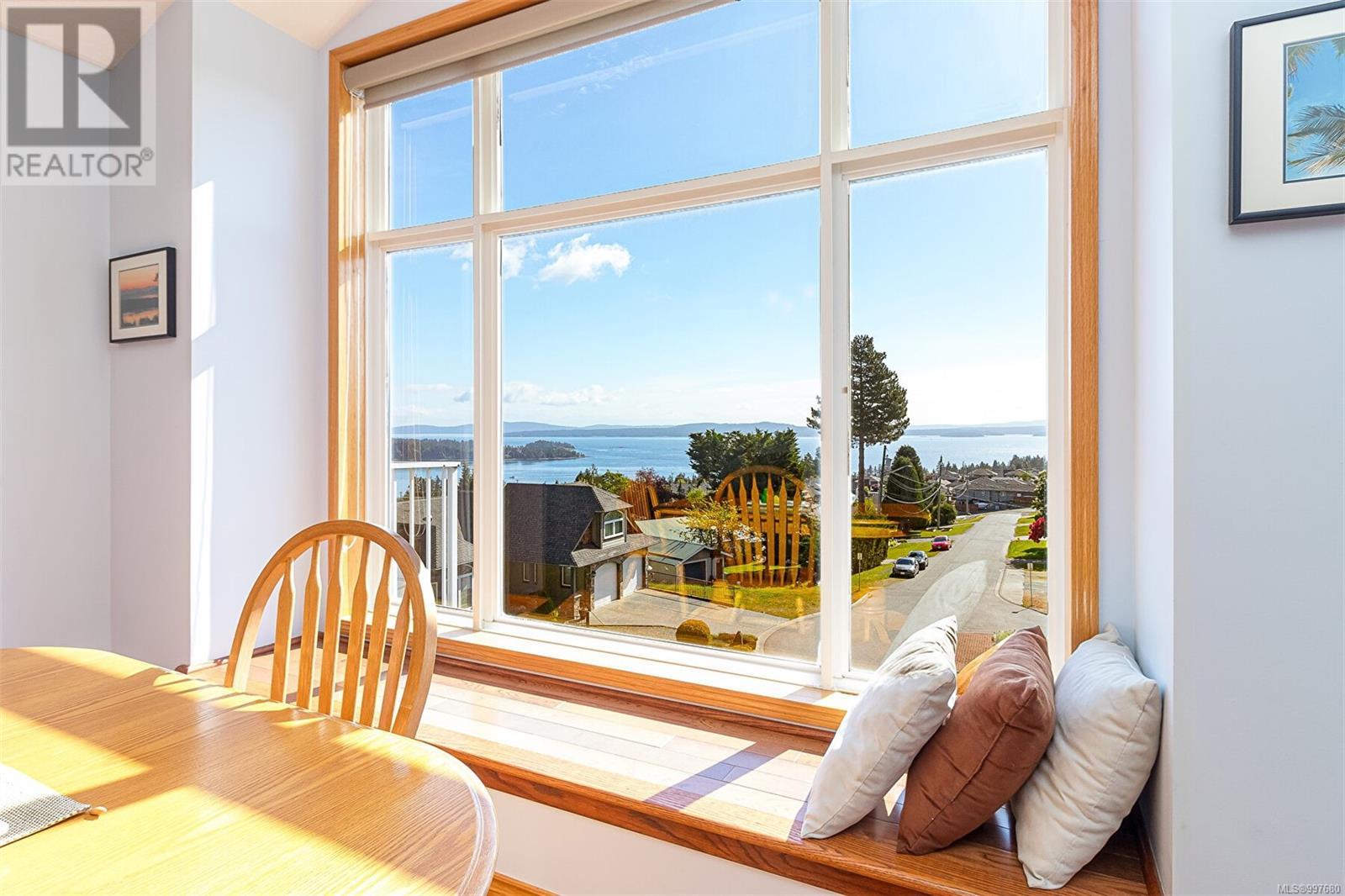 483 Hillview Ave, Ladysmith
