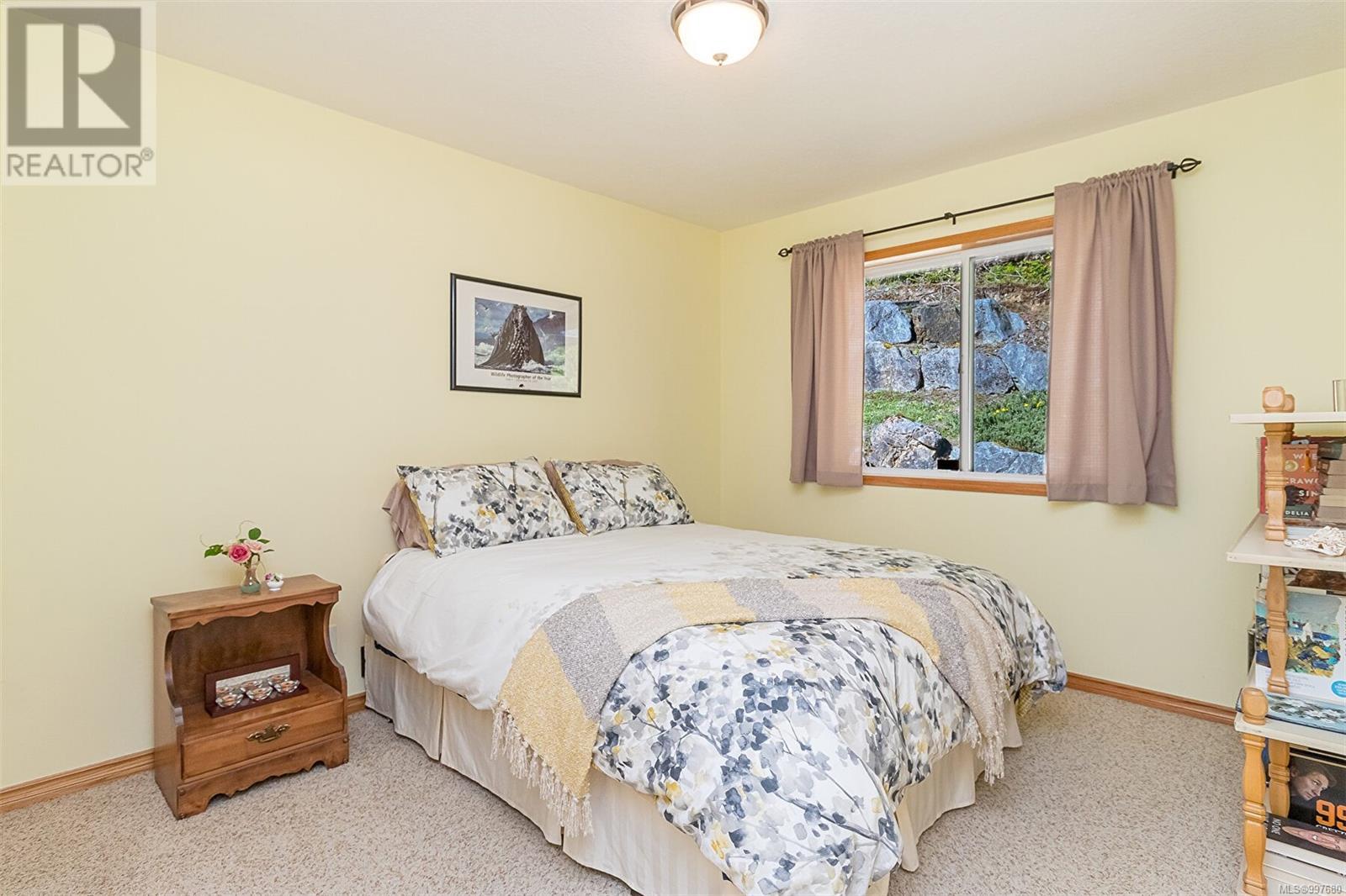 483 Hillview Ave, Ladysmith