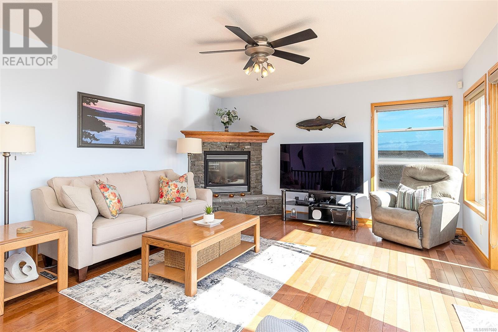 483 Hillview Ave, Ladysmith