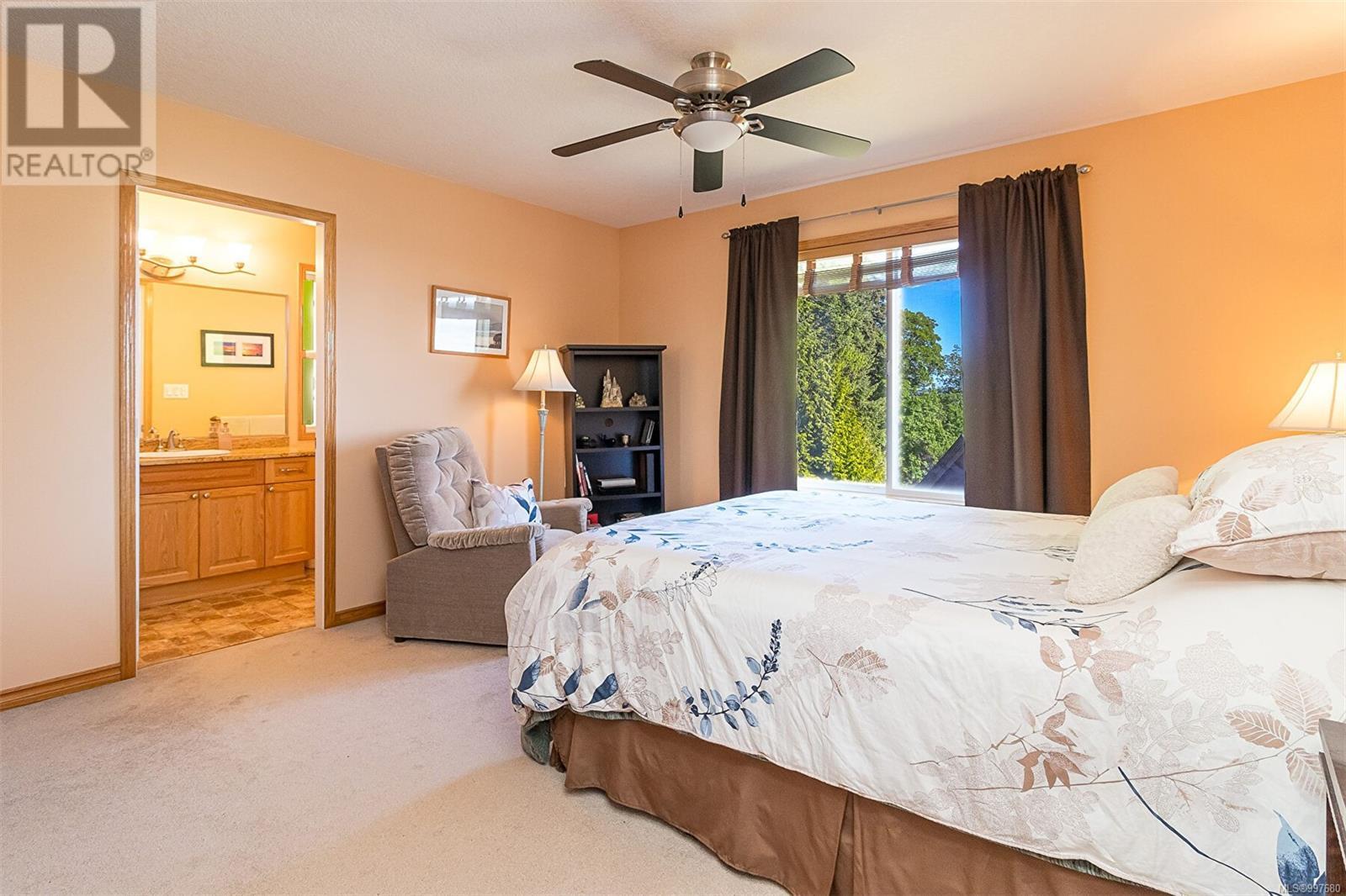 483 Hillview Ave, Ladysmith