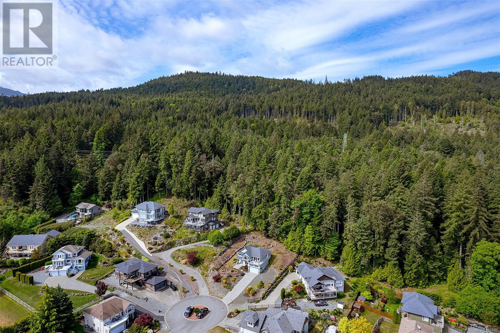 483 Hillview Ave, Ladysmith