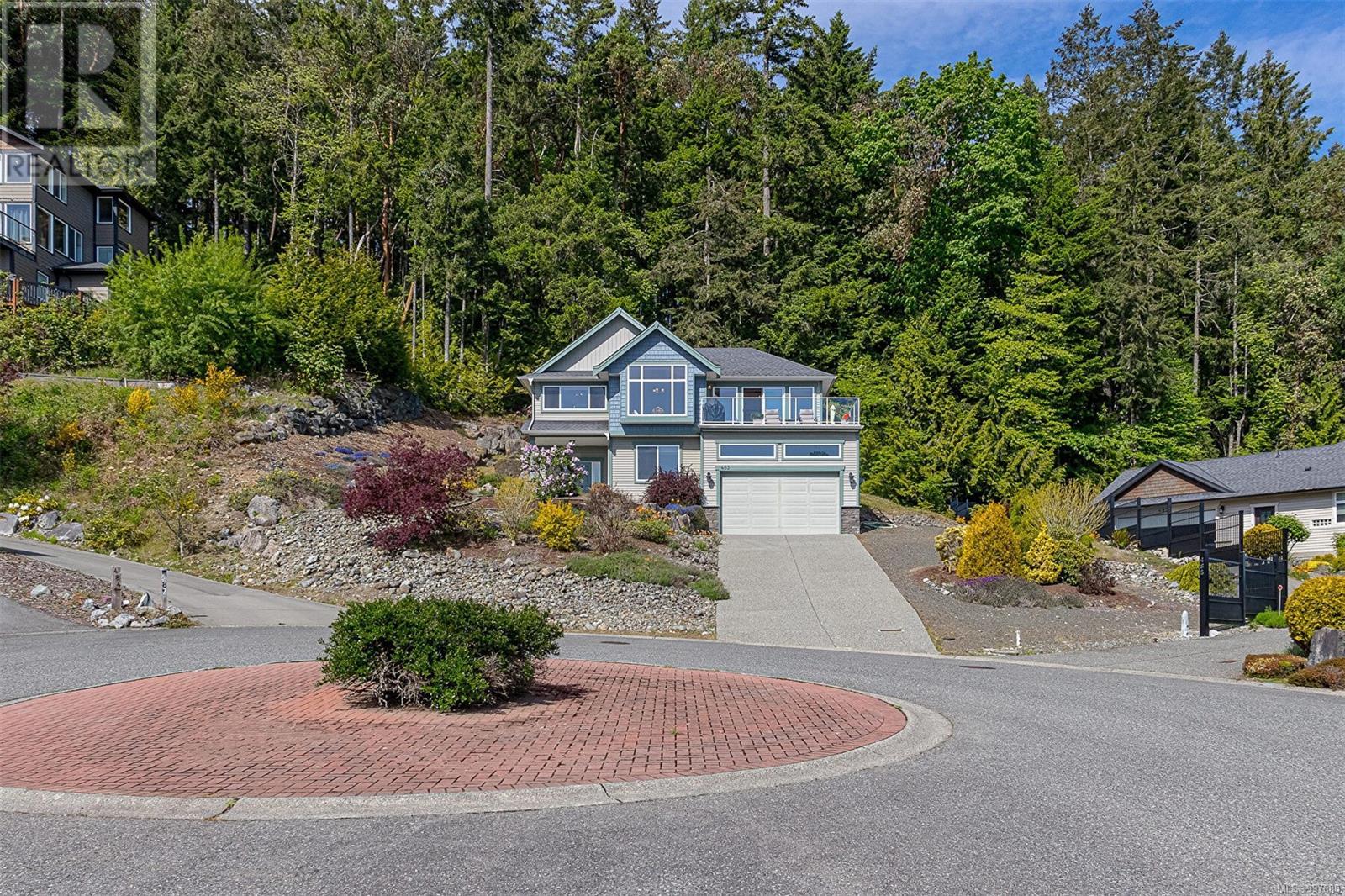 483 Hillview Ave, Ladysmith
