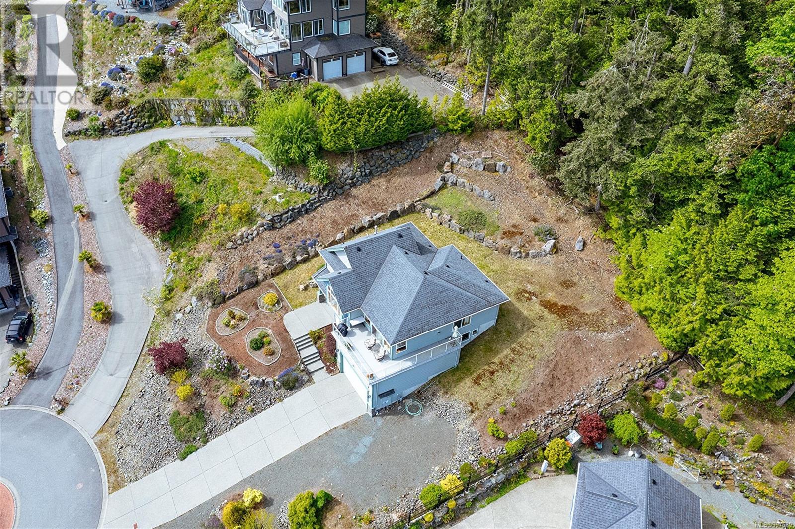 483 Hillview Ave, Ladysmith