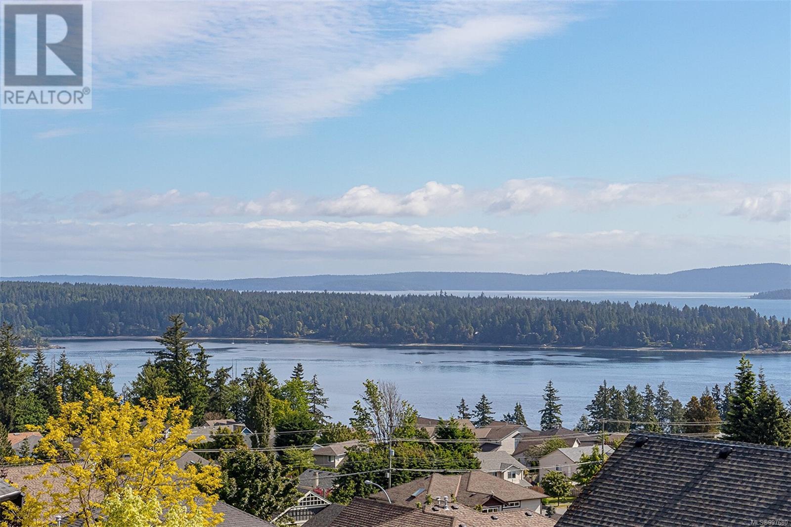 483 Hillview Ave, Ladysmith
