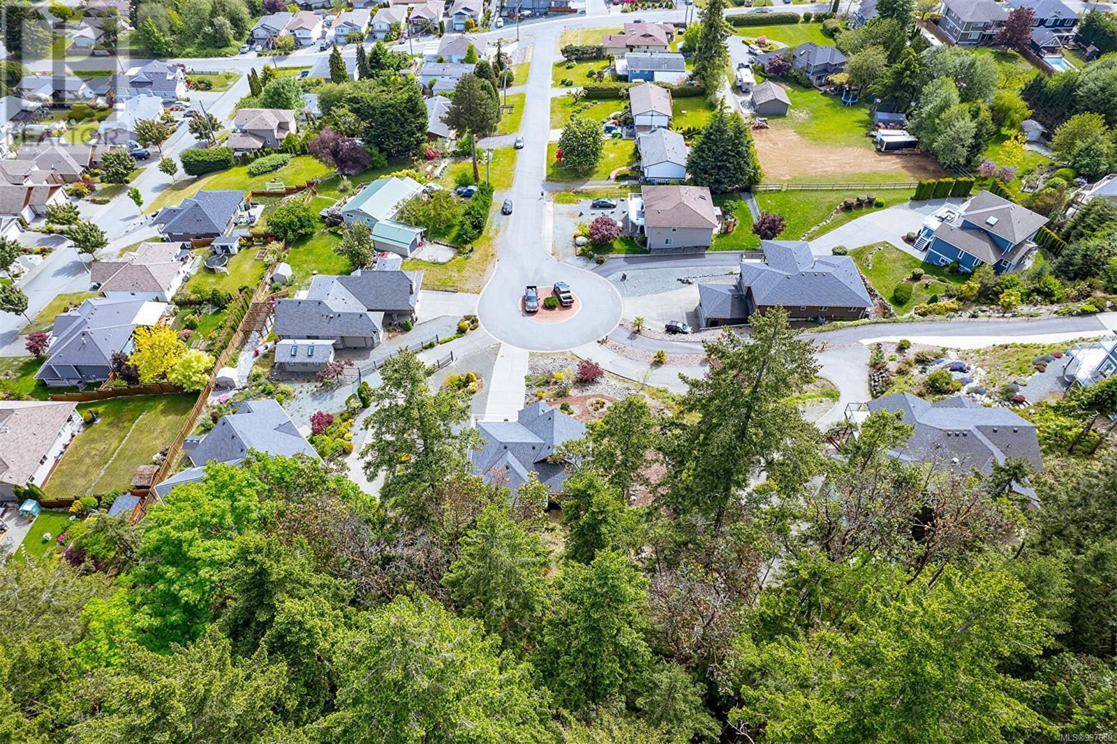 483 Hillview Ave, Ladysmith