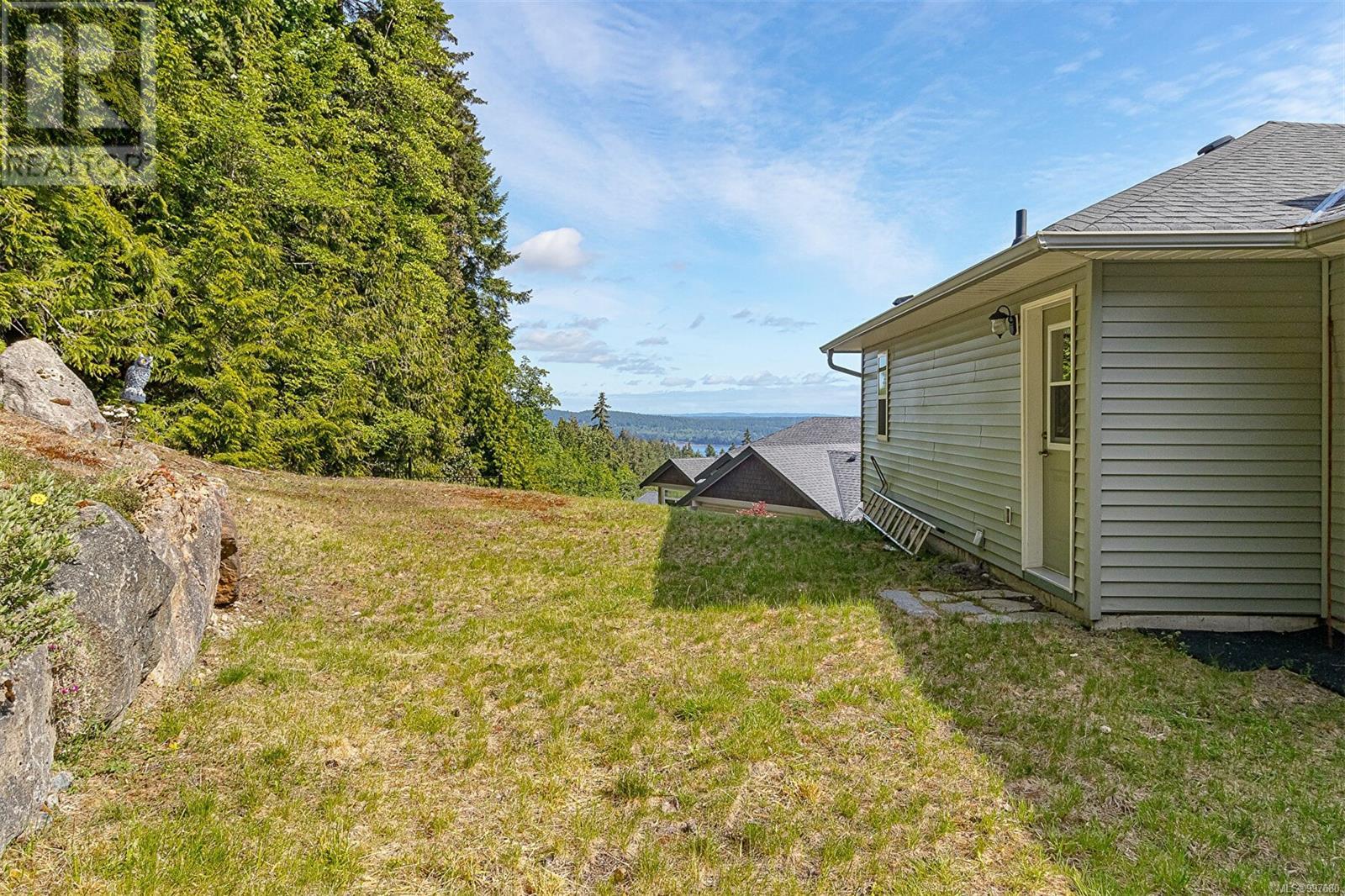 483 Hillview Ave, Ladysmith