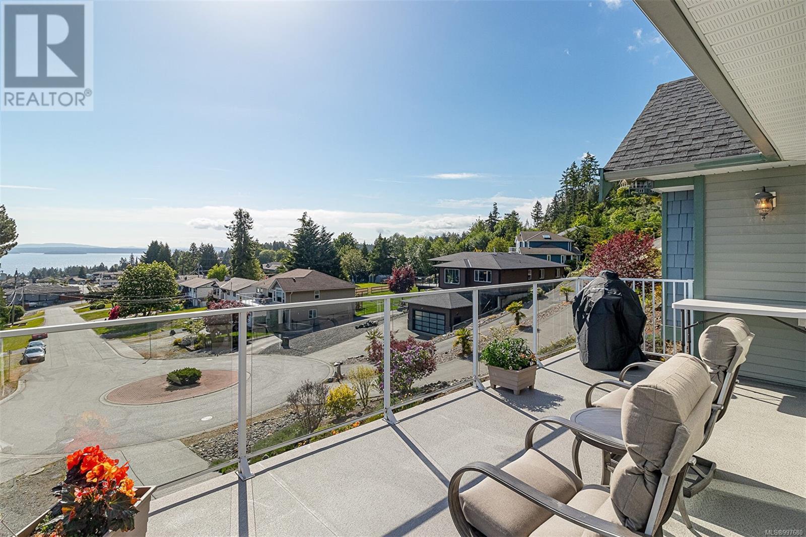 483 Hillview Ave, Ladysmith