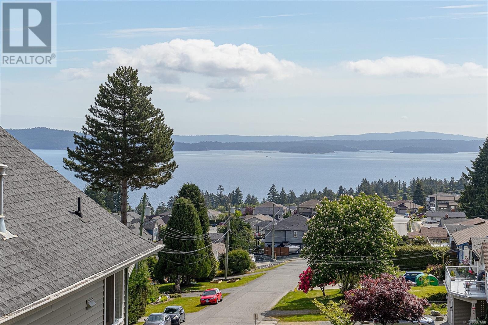 483 Hillview Ave, Ladysmith