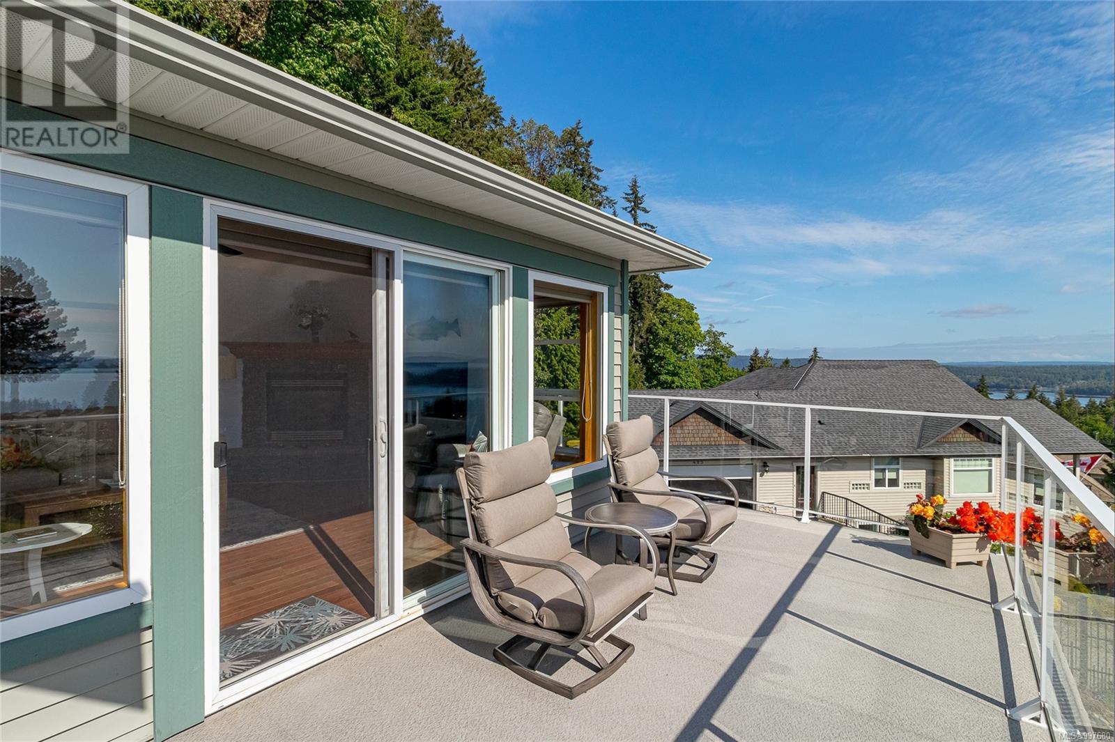 483 Hillview Ave, Ladysmith