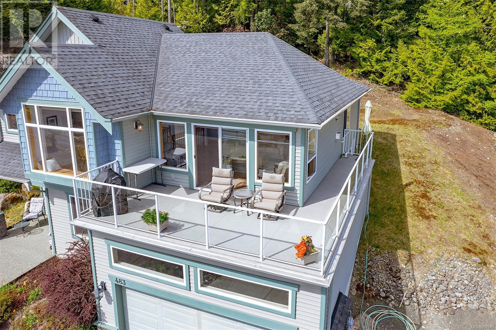 483 Hillview Ave, Ladysmith