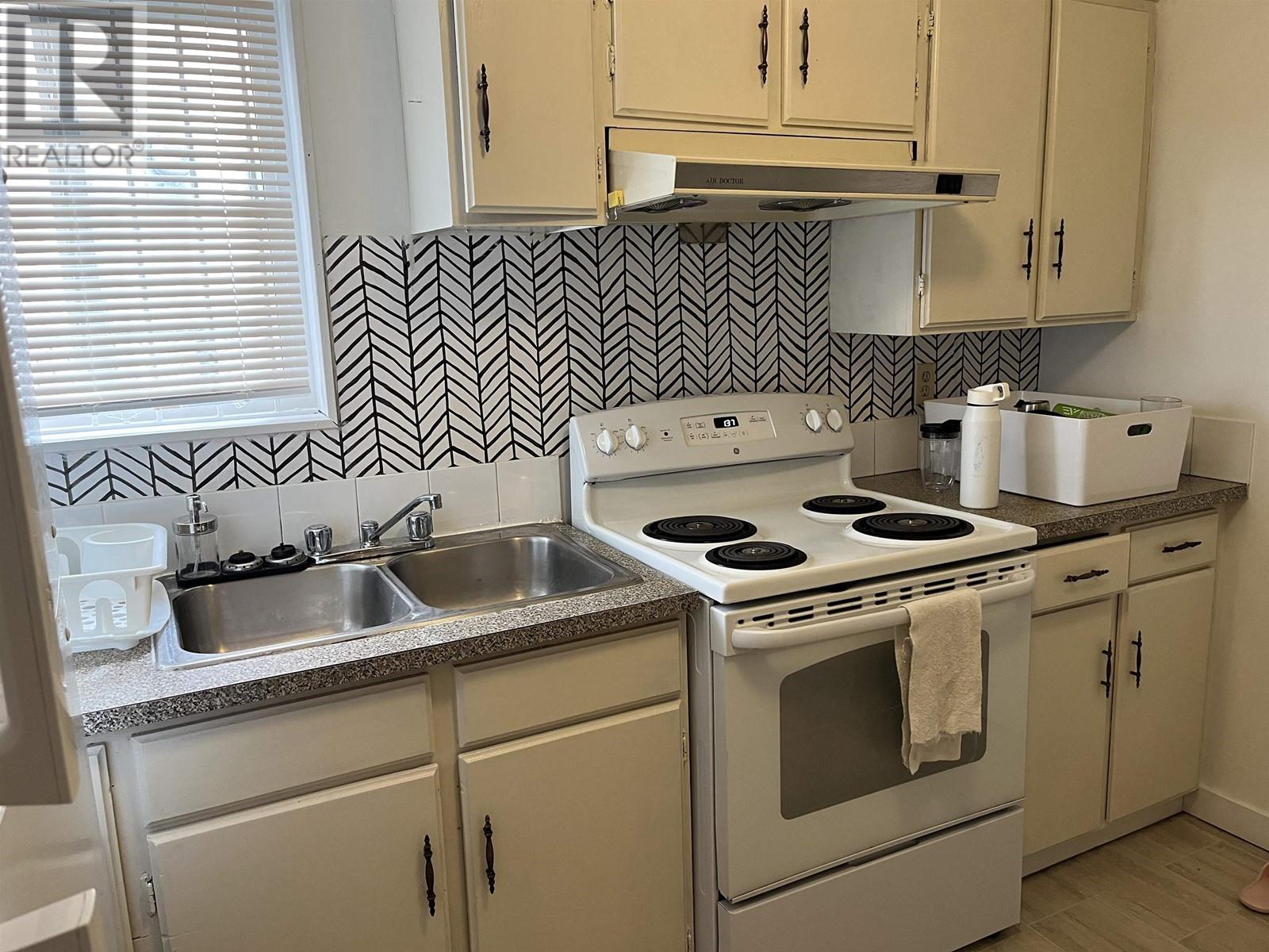 Photo 13 of 5125 Wales Street, Vancouver BC