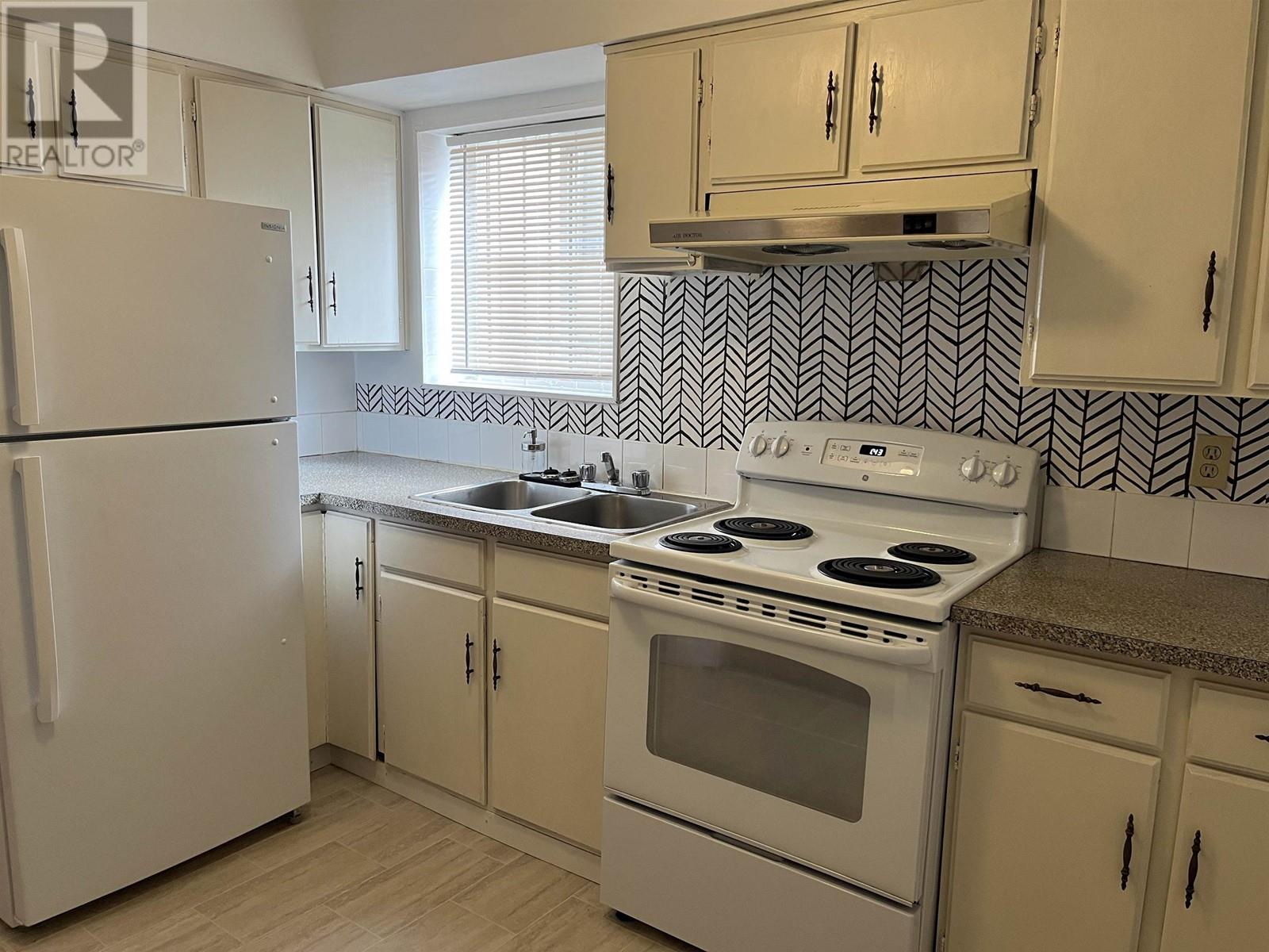 Photo 12 of 5125 Wales Street, Vancouver BC