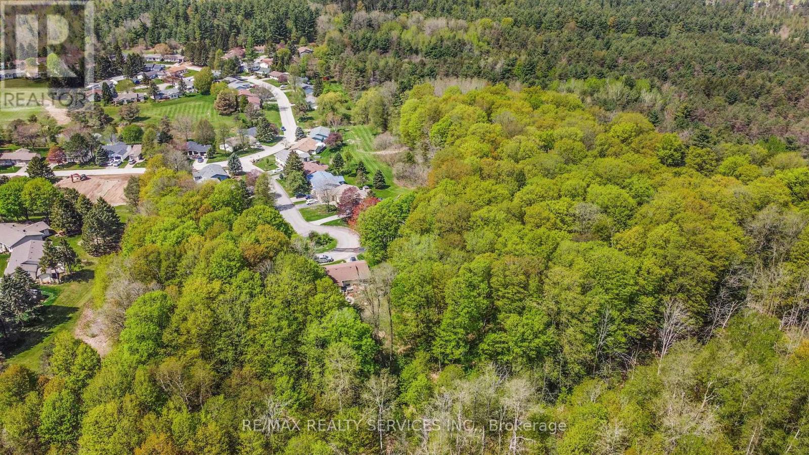 Photo 25 of 12 Pinetree Court, New Tecumseth ON