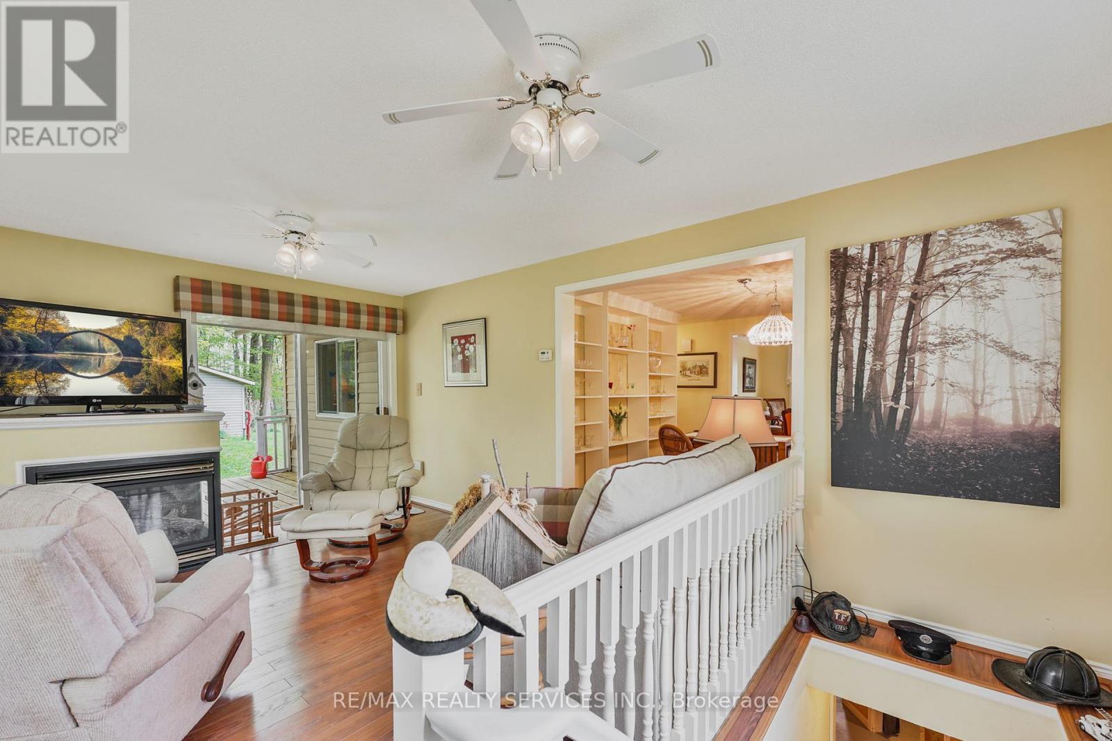Photo 1 of 12 Pinetree Court, New Tecumseth ON