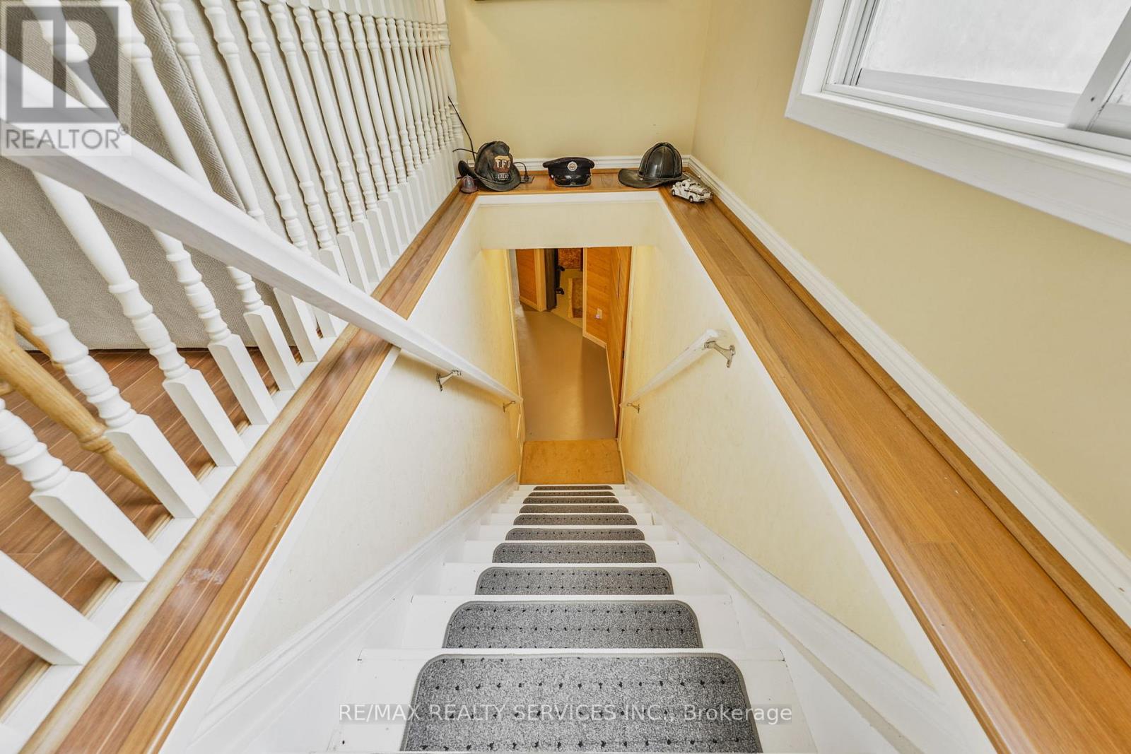 Photo 26 of 12 Pinetree Court, New Tecumseth ON