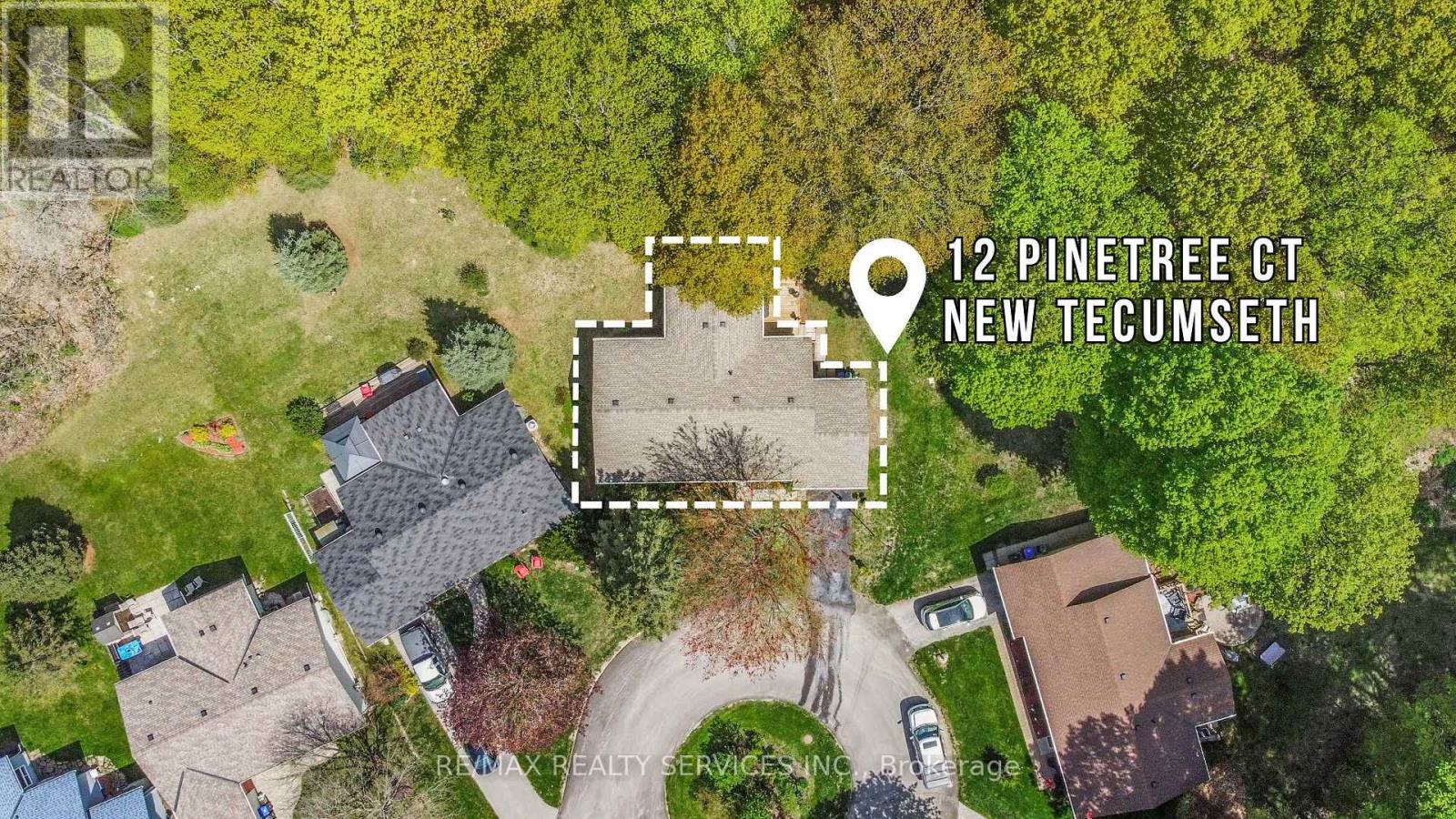 Photo 3 of 12 Pinetree Court, New Tecumseth ON