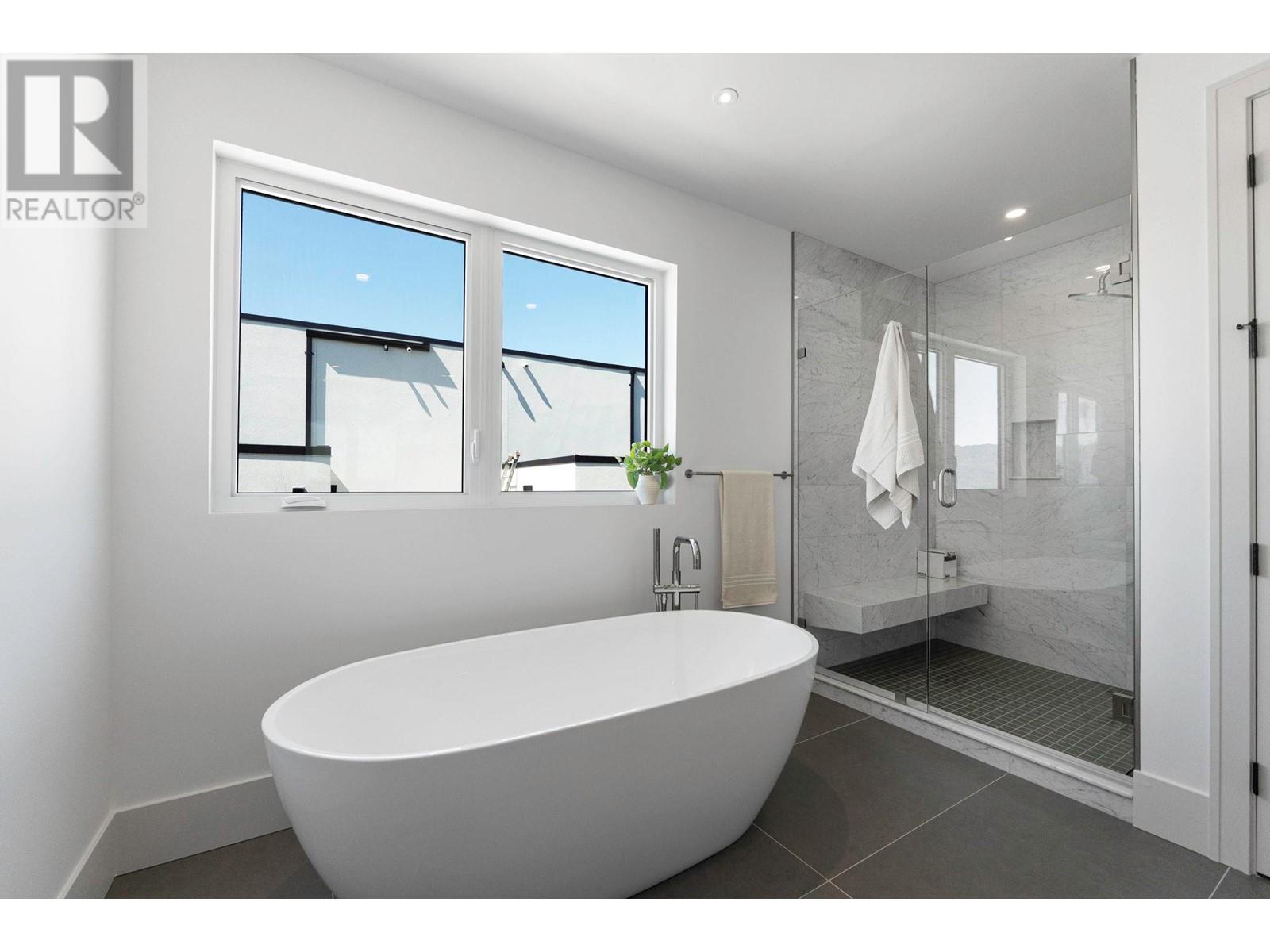  1388 Vineyard Drive, West Kelowna