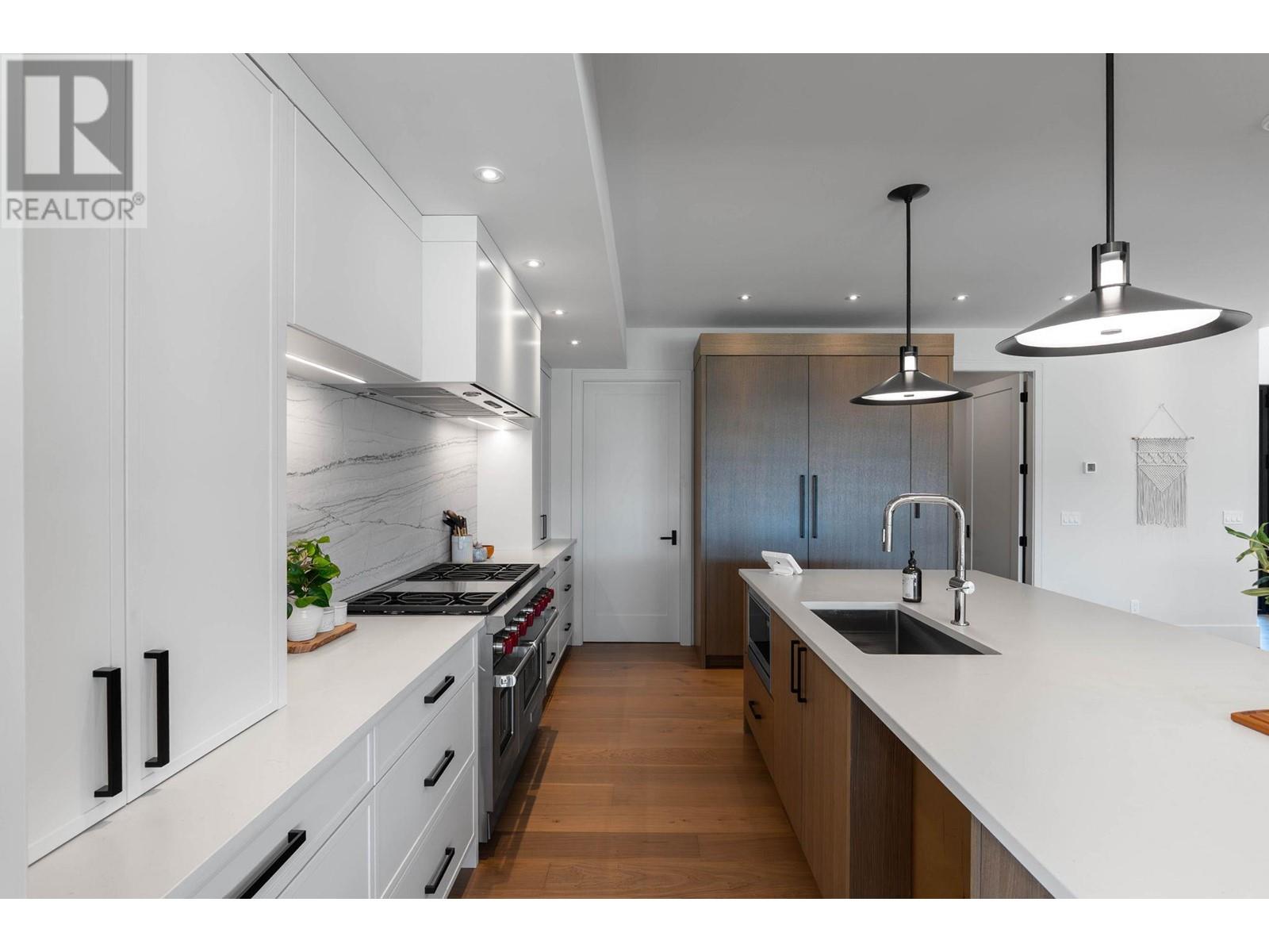  1388 Vineyard Drive, West Kelowna