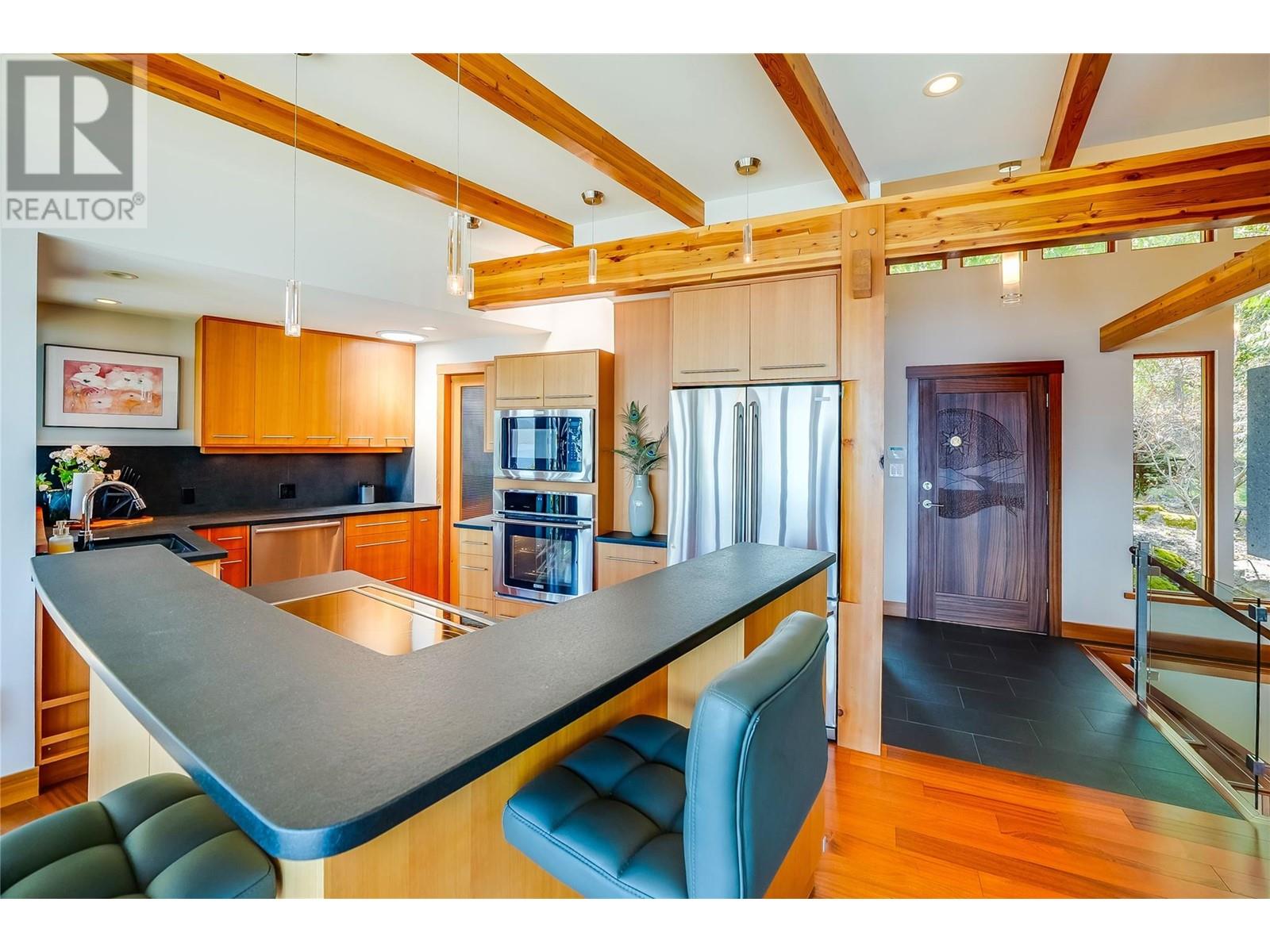 285 KOOTENAY LAKE Road, Procter