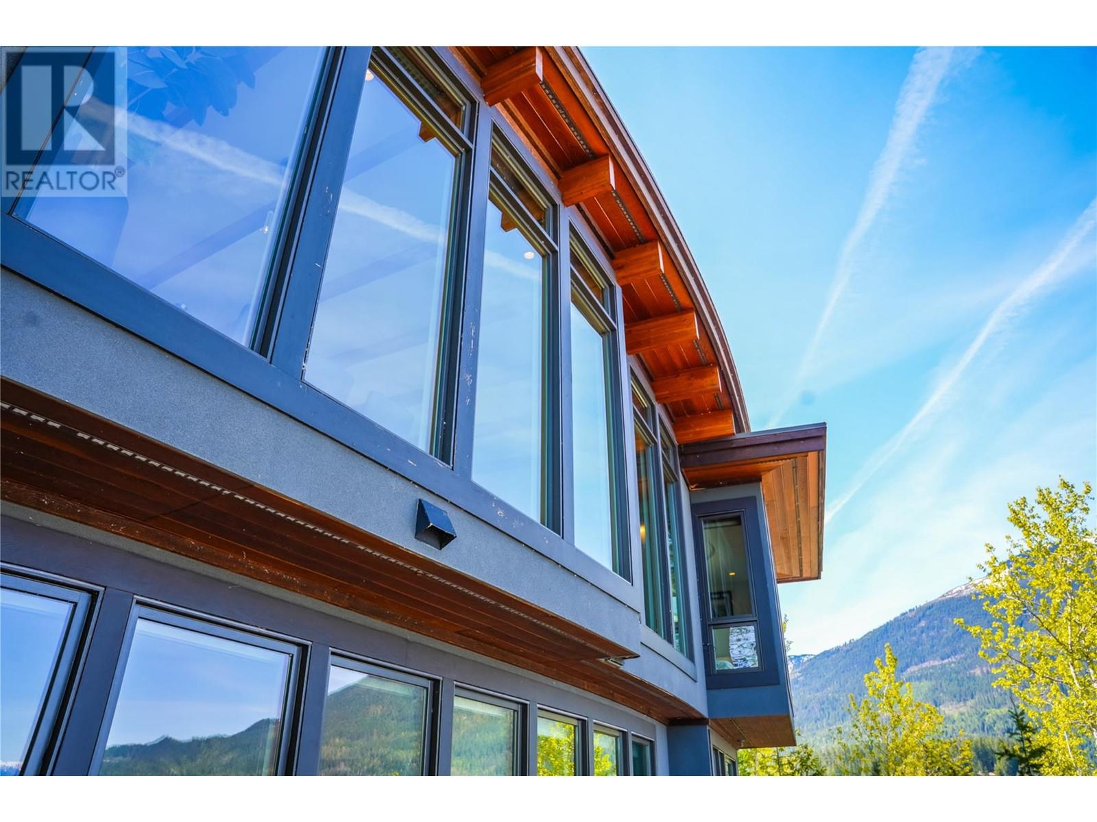 285 KOOTENAY LAKE Road, Procter