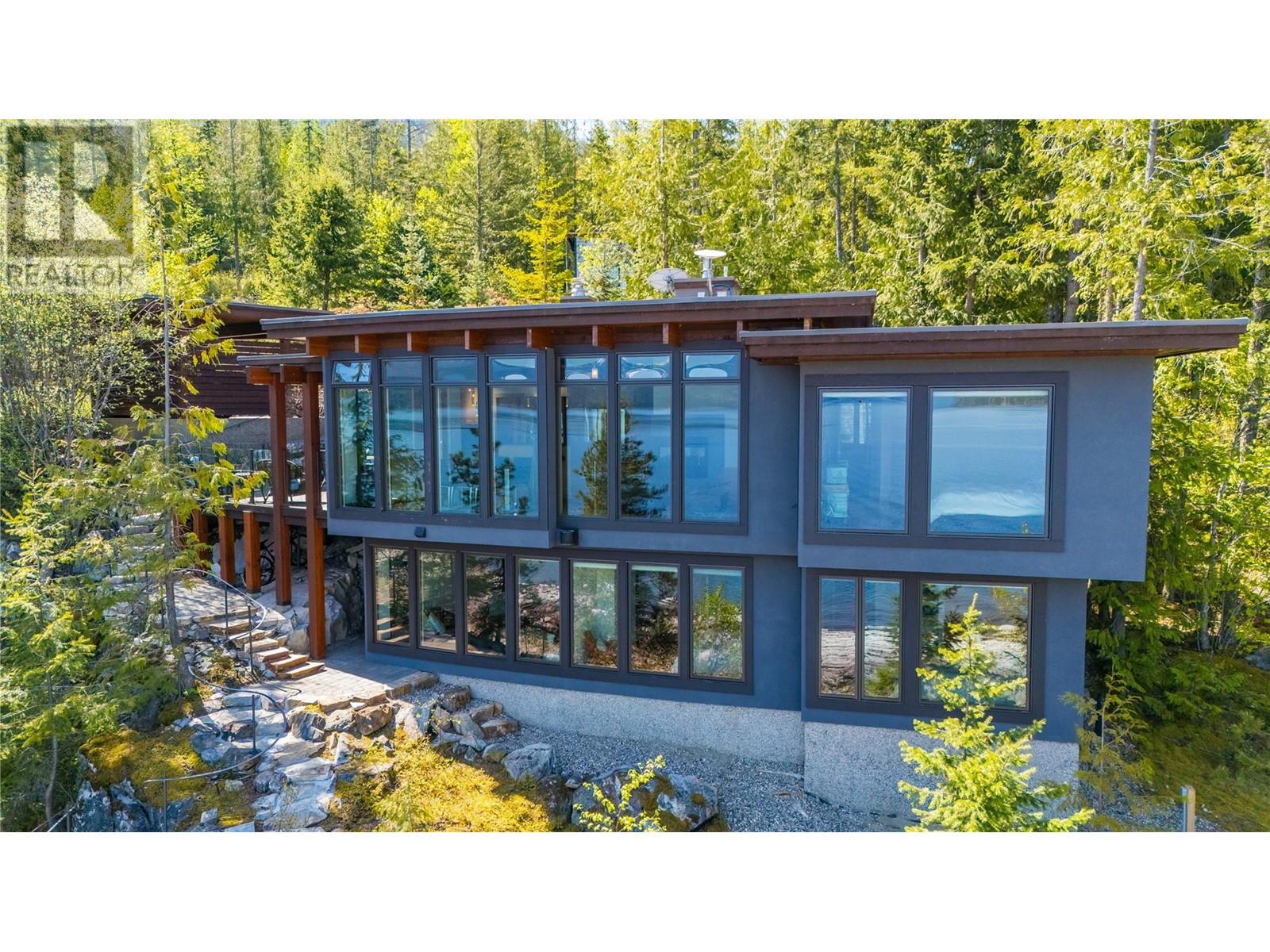 285 KOOTENAY LAKE Road, Procter