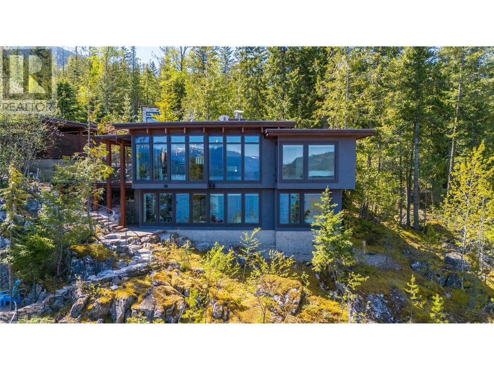 285 KOOTENAY LAKE Road, Procter