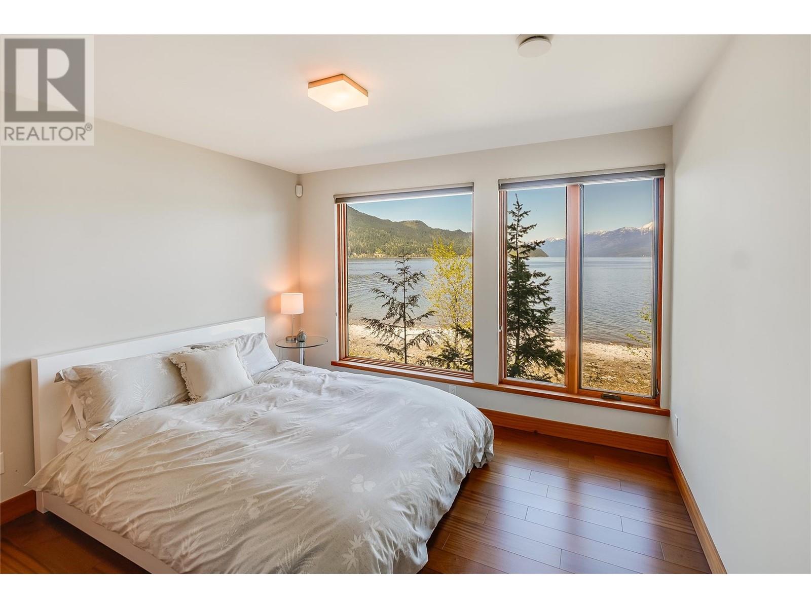 285 KOOTENAY LAKE Road, Procter