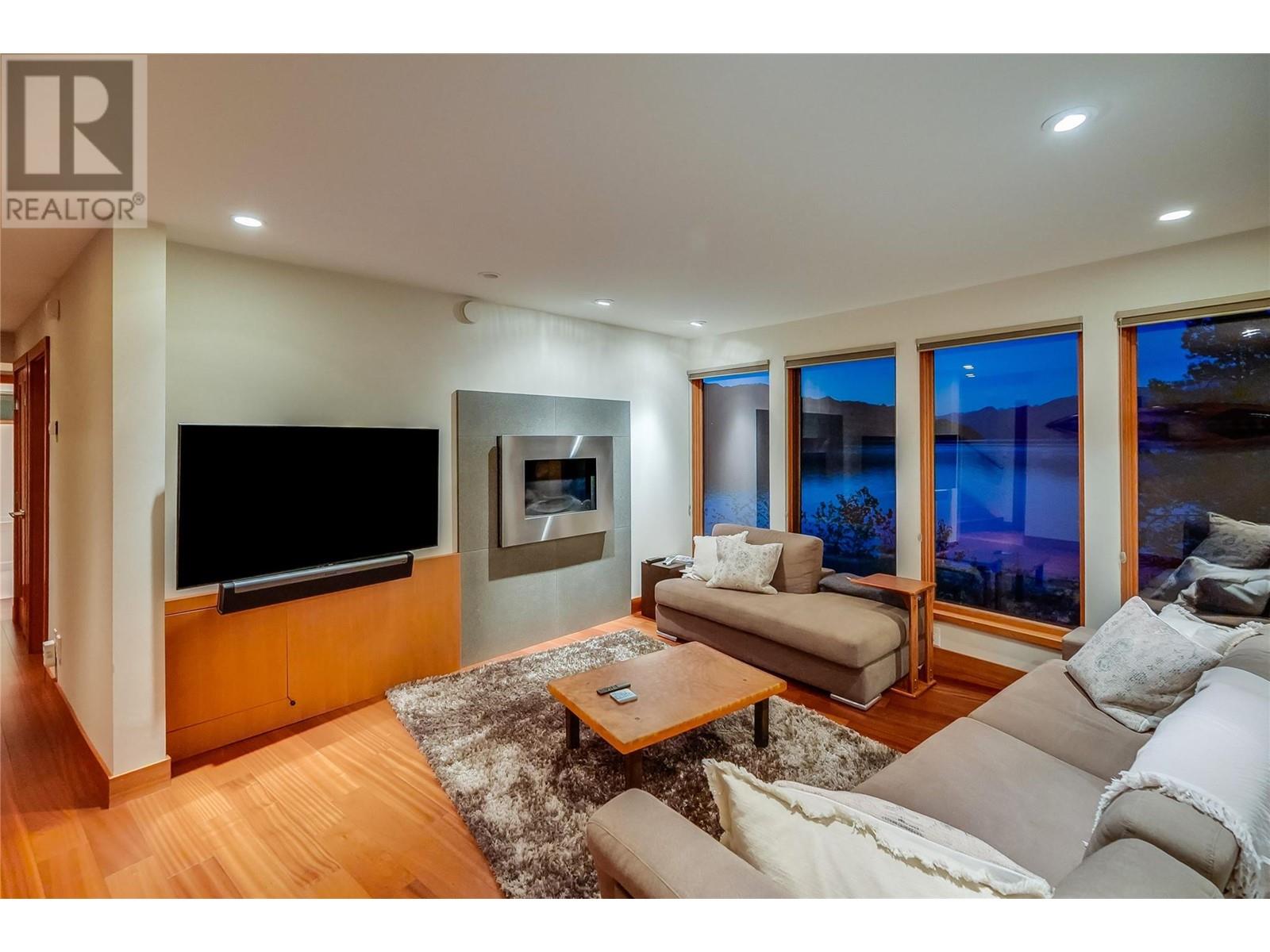 285 KOOTENAY LAKE Road, Procter