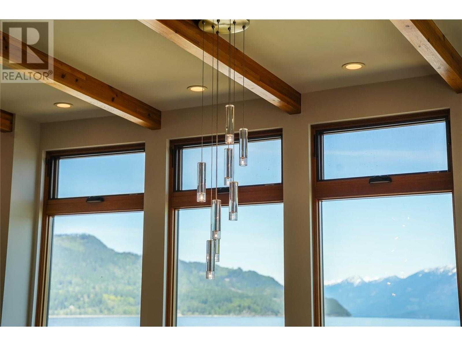 285 KOOTENAY LAKE Road, Procter