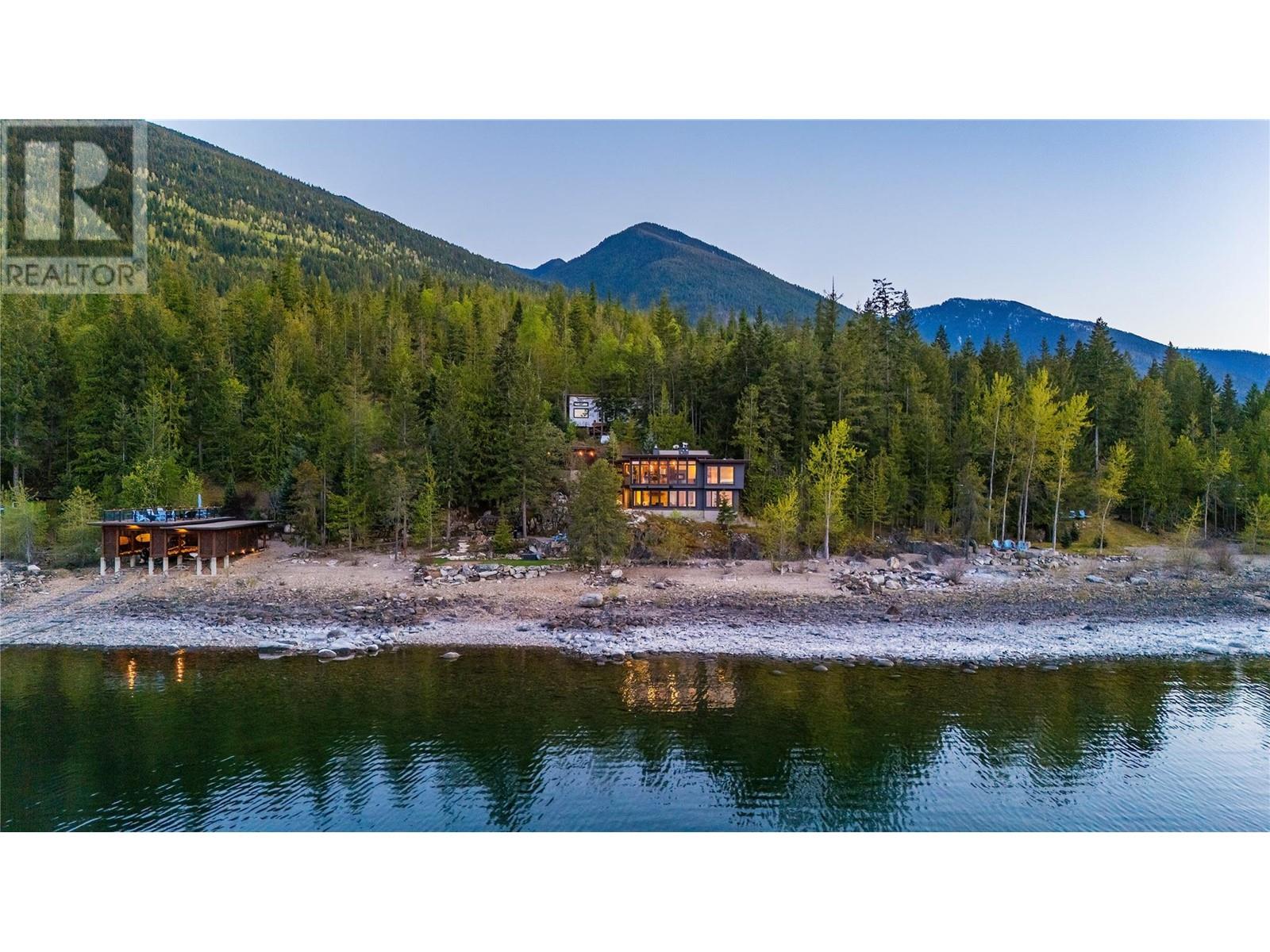 285 KOOTENAY LAKE Road, Procter
