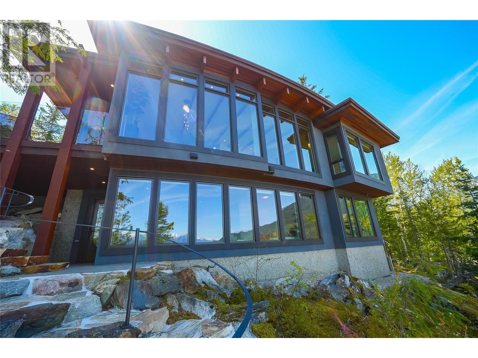285 KOOTENAY LAKE Road, Procter