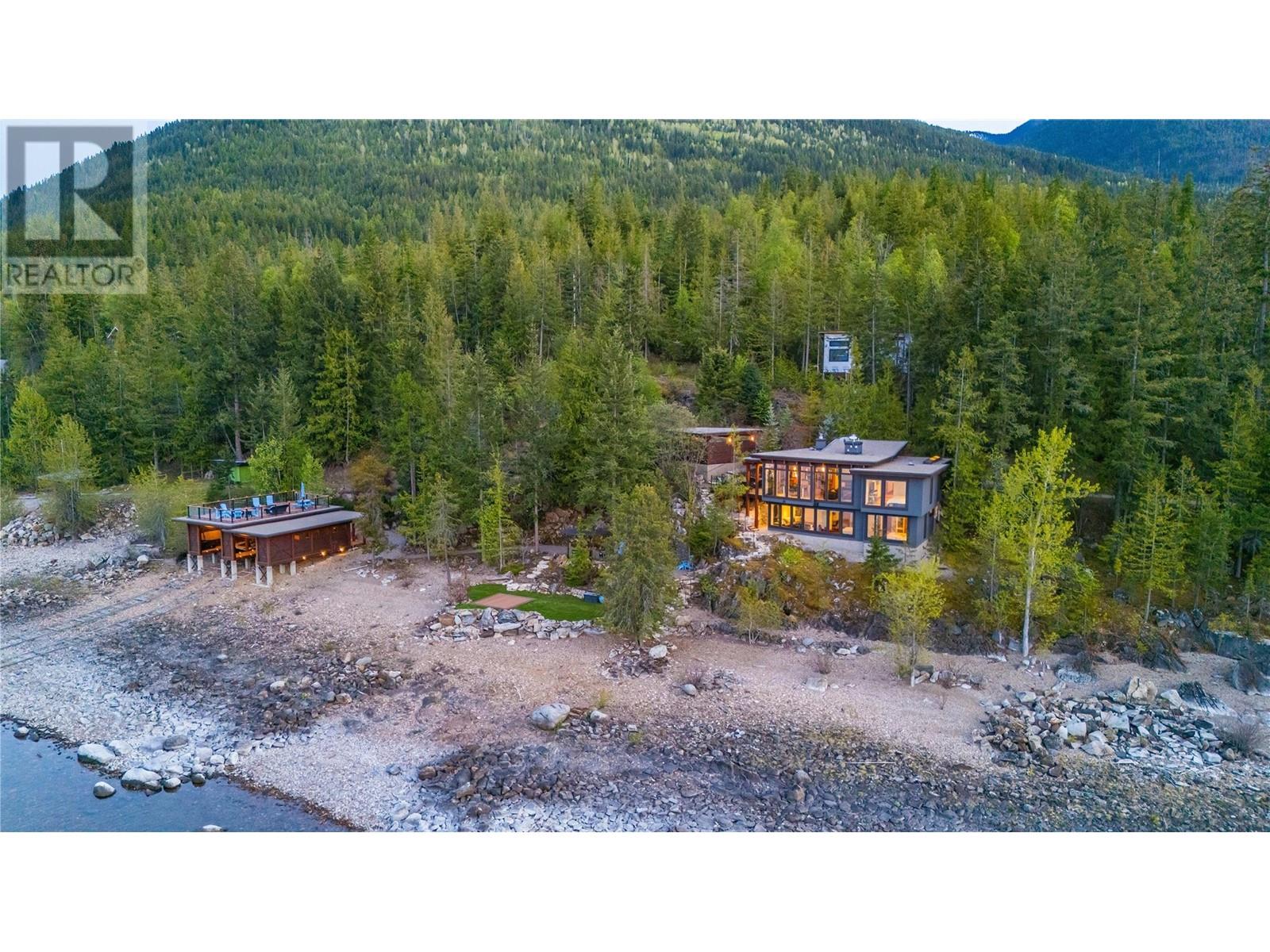 285 KOOTENAY LAKE Road, Procter