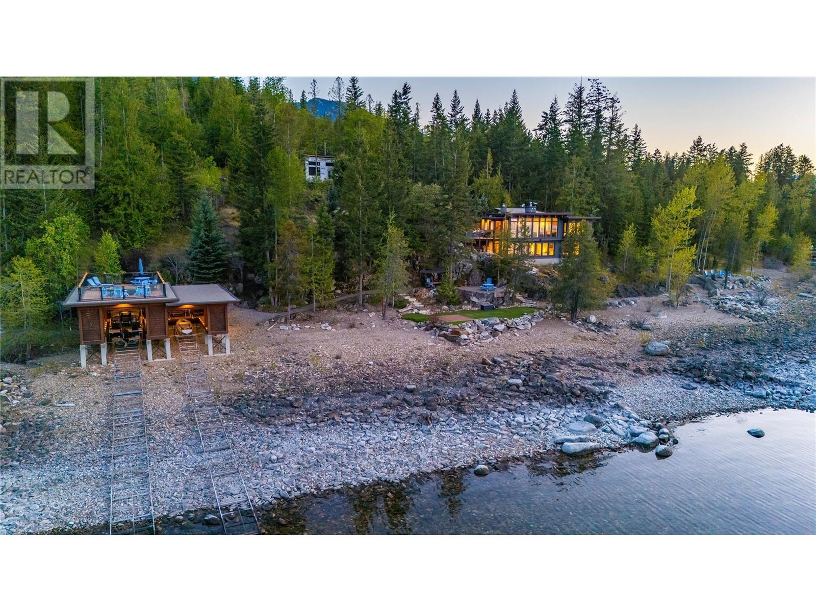 285 KOOTENAY LAKE Road, Procter