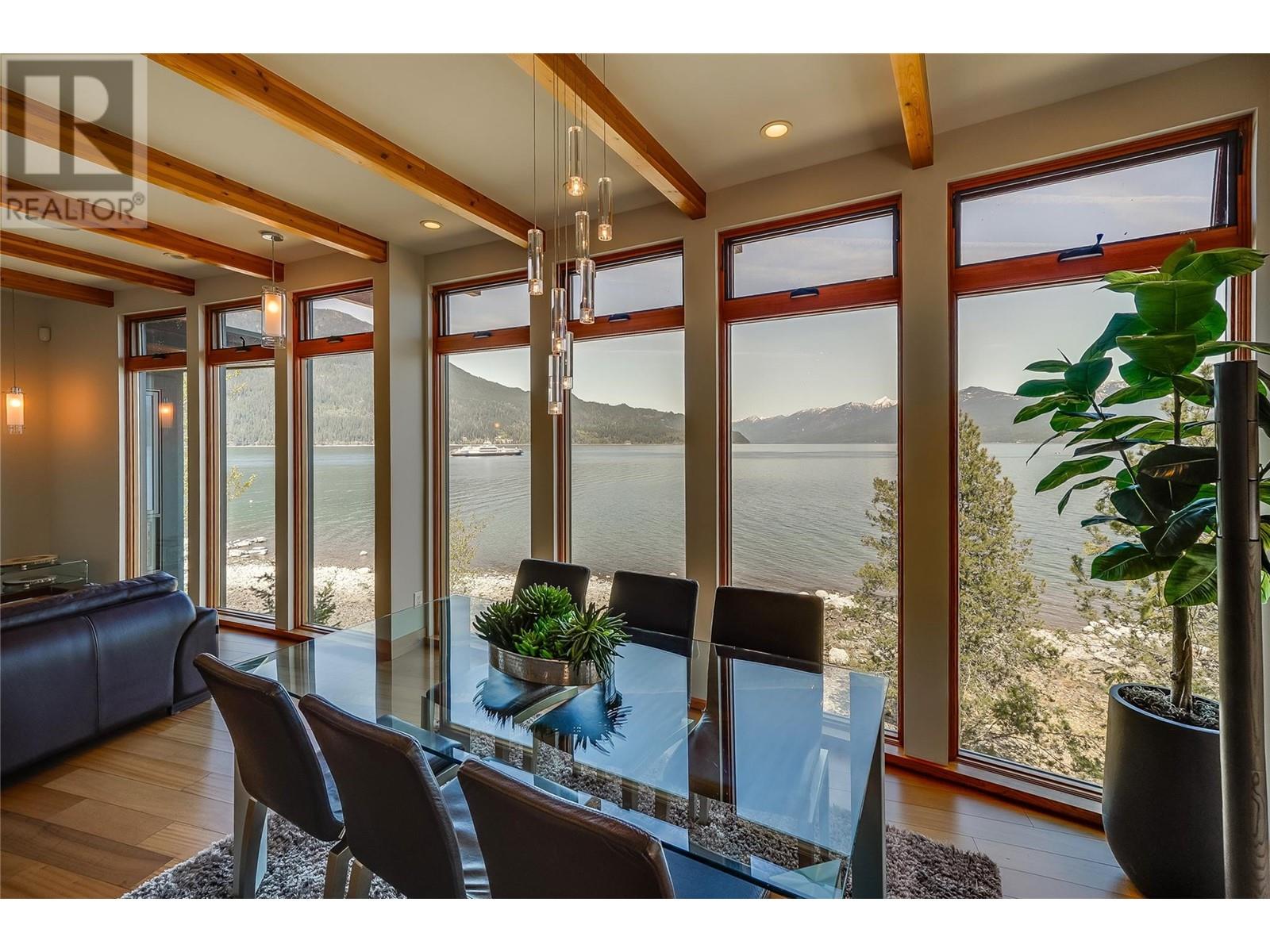 285 KOOTENAY LAKE Road, Procter