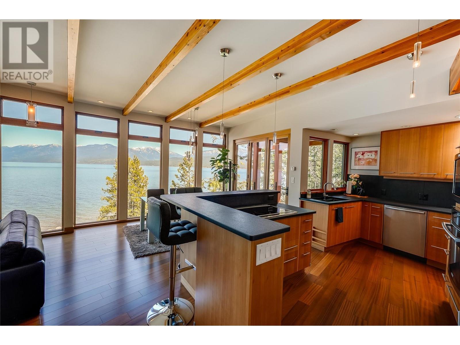 285 KOOTENAY LAKE Road, Procter