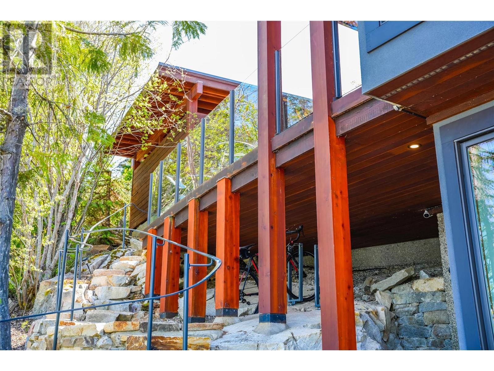 285 KOOTENAY LAKE Road, Procter