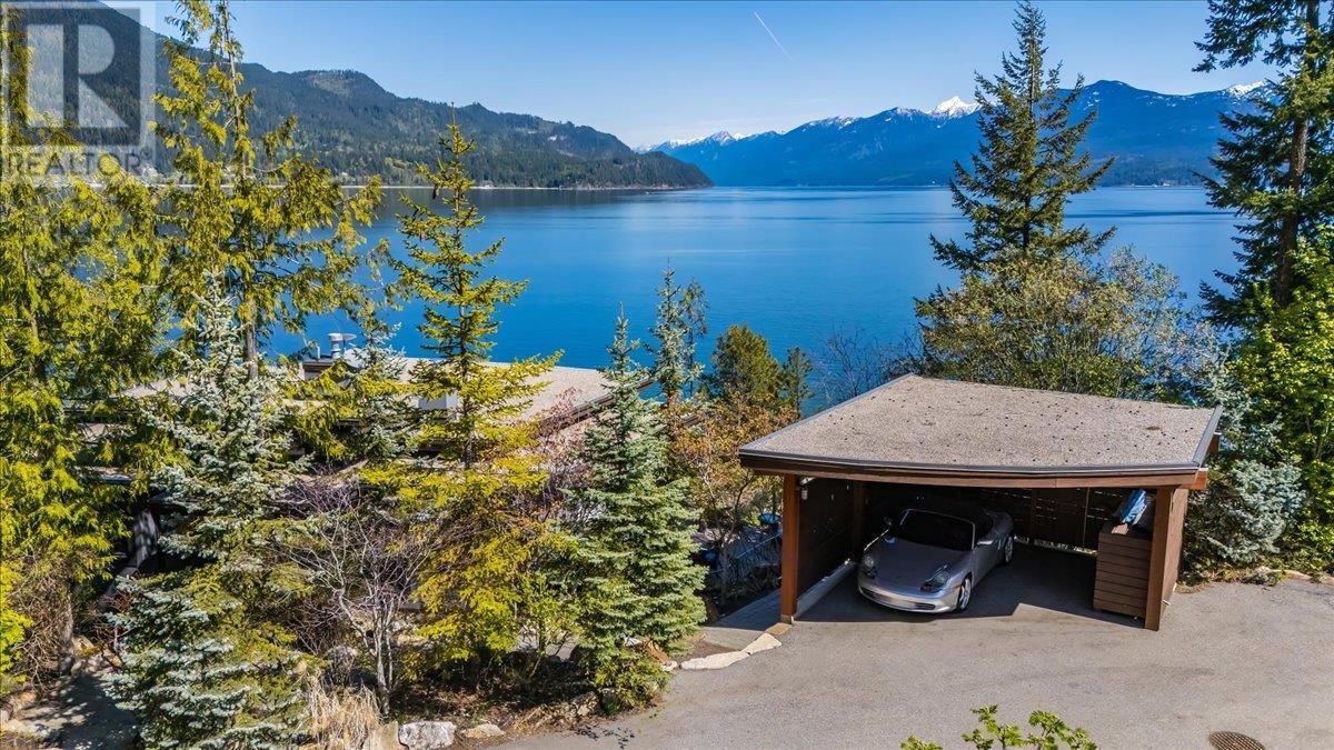 285 KOOTENAY LAKE Road, Procter