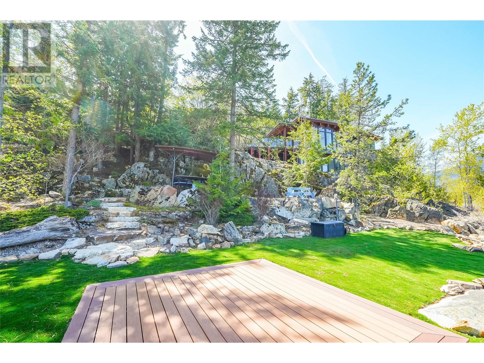 285 KOOTENAY LAKE Road, Procter