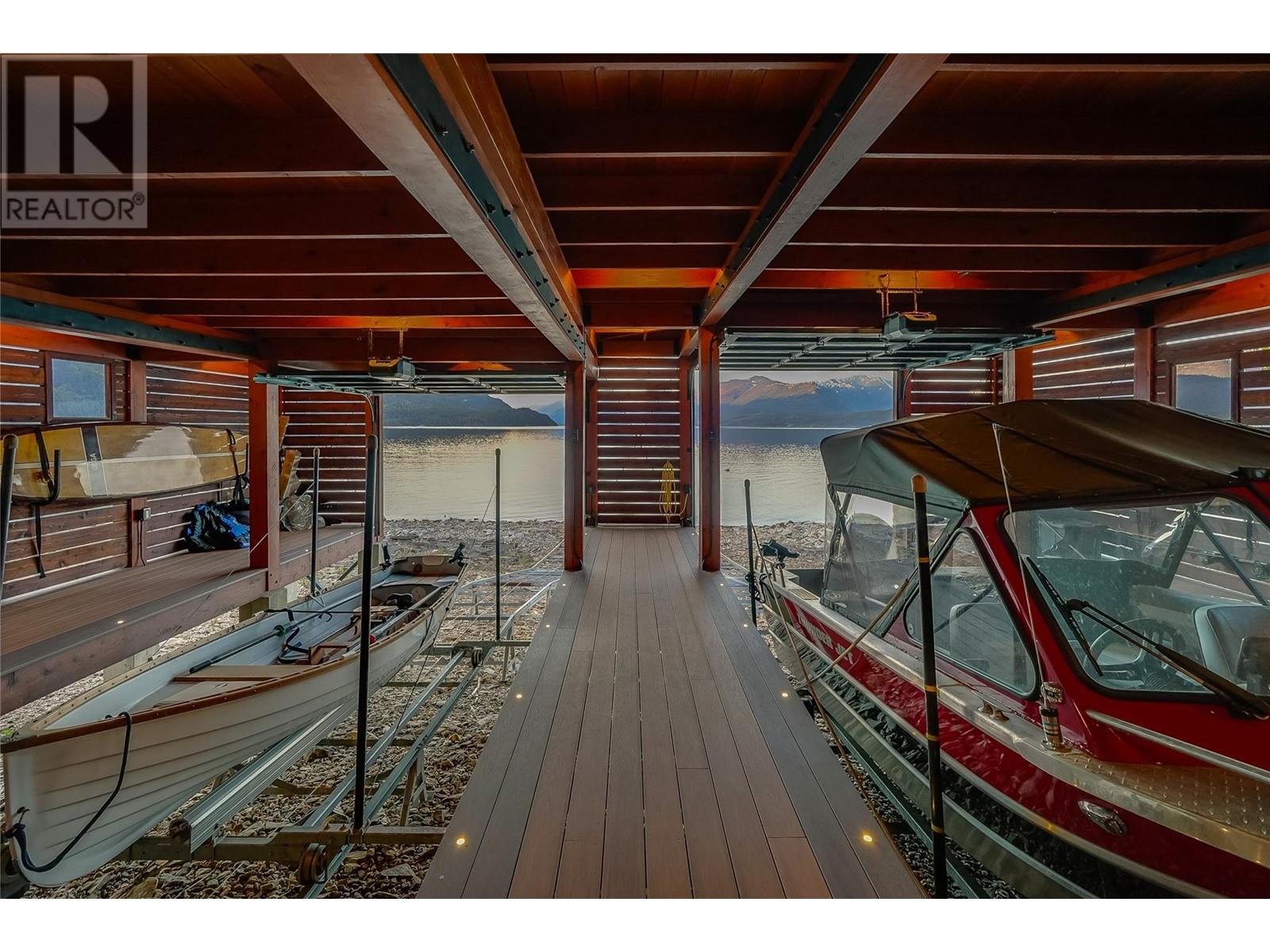 285 KOOTENAY LAKE Road, Procter