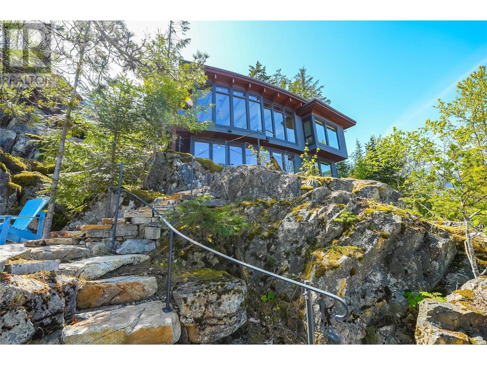 285 KOOTENAY LAKE Road, Procter
