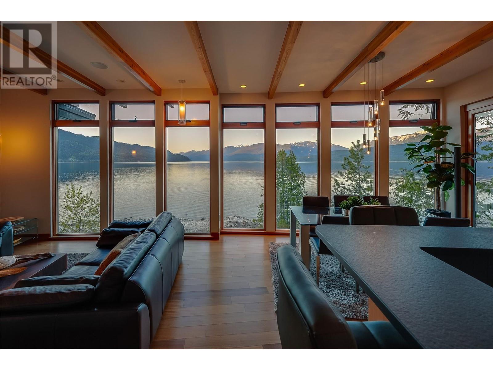 285 KOOTENAY LAKE Road, Procter