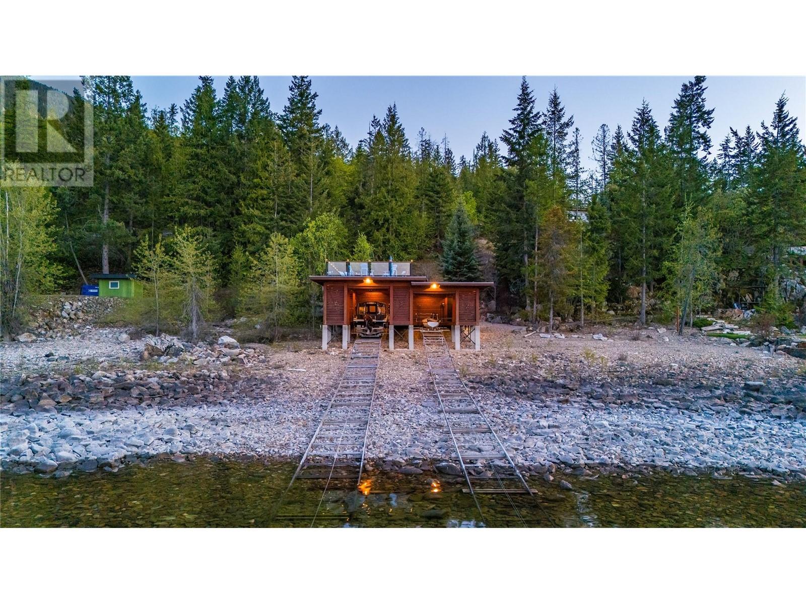 285 KOOTENAY LAKE Road, Procter