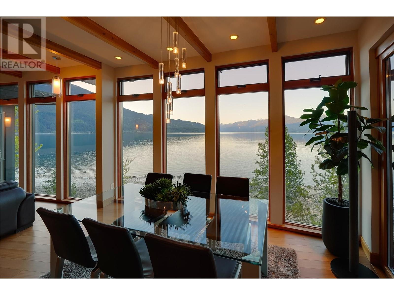 285 KOOTENAY LAKE Road, Procter
