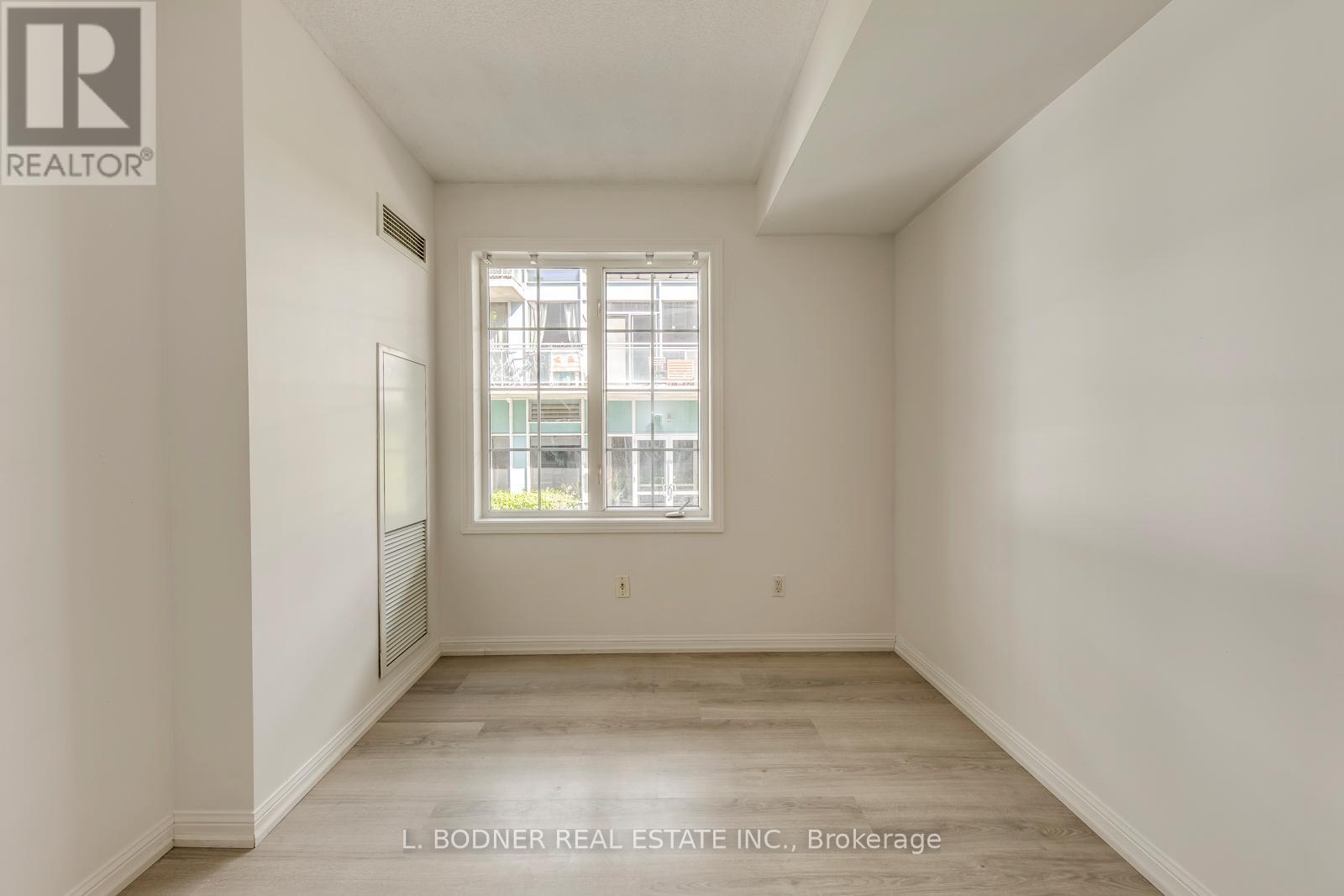 Photo 12 of 116 70 Douro Street, Toronto ON